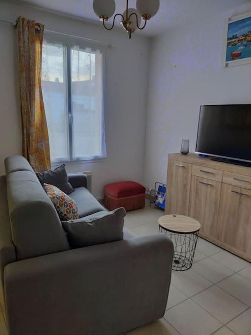 Maison Au Coeur De Saint-Gilles L'Inattendue מראה חיצוני תמונה